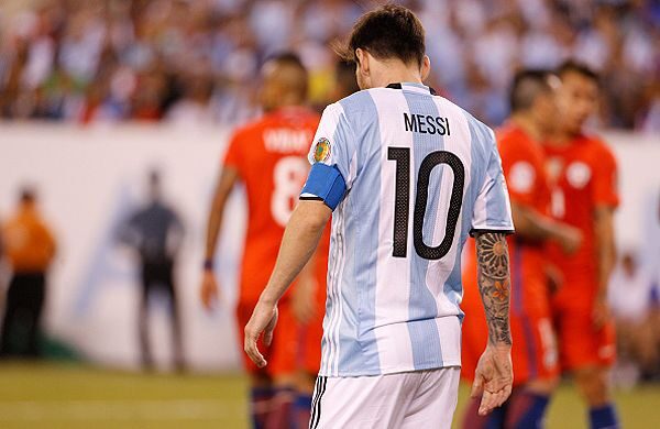 Messi sút trượt penalty, Argentina cay đắng nhìn Chile vô địch Copa America 2016