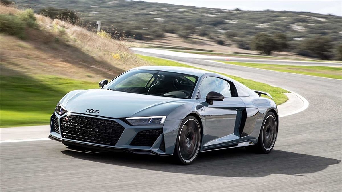 Siêu xe Audi R8 có vẻ ngoài hết sức bắt mắt